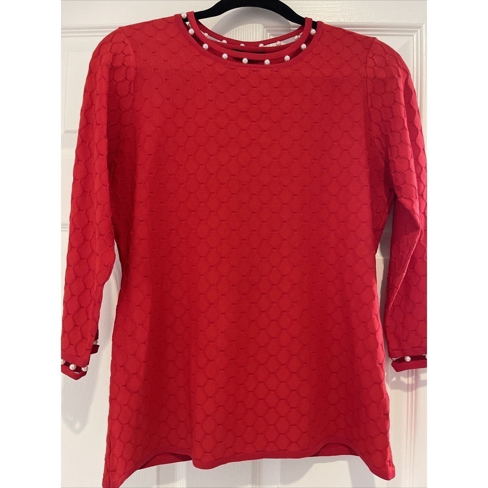 Leo & UGO Women RED Pullover Sweater  With Pearl Neck And Sleeve Size 4 Holiday